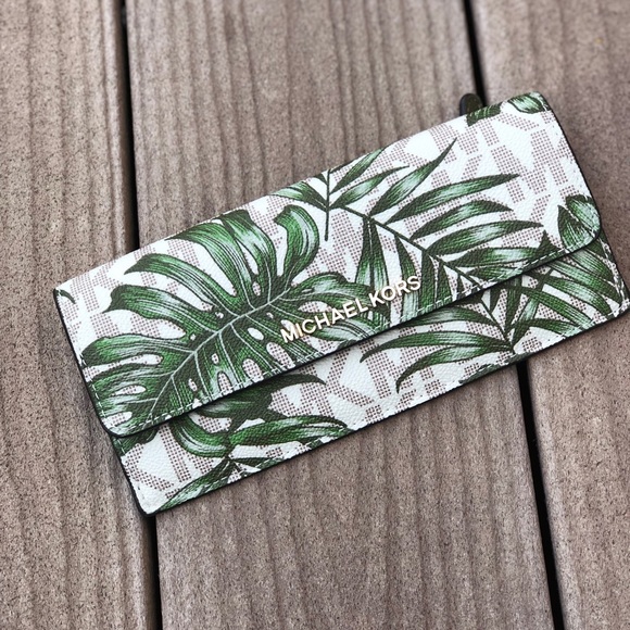 Michael Kors Handbags - NWT Michael Kors palm tree leaves flat wallet